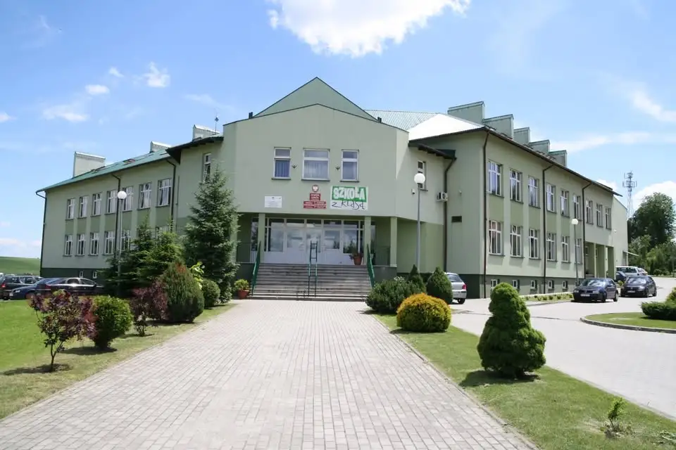 Uczniowie z Rozwienicy stworzyli gazetkę „The School Times”