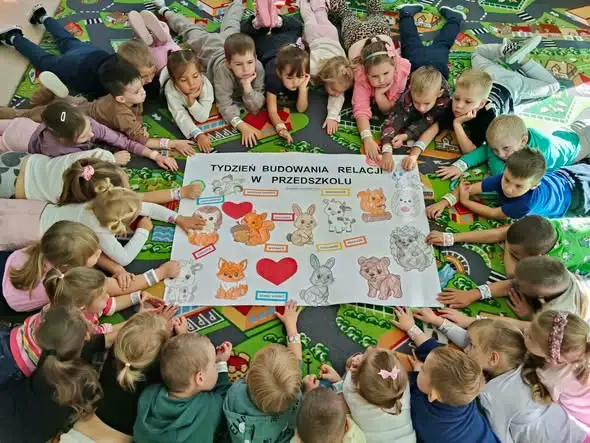 Przedszkolaki z Leśnego Przedszkola uczą się budować relacje