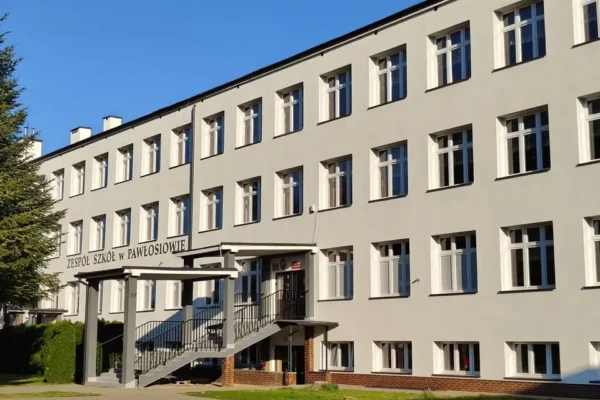 Drugi stopień alarmowy BRAVO w całej Polsce – dyrektor szkoły w Pawłosiowie apeluje do rodziców
