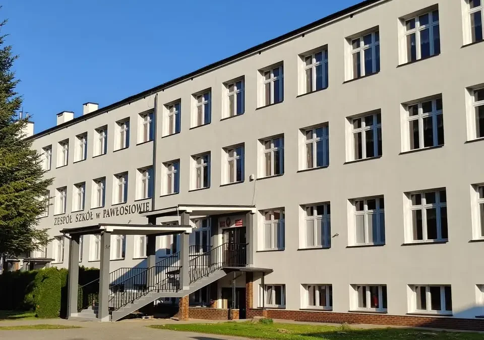 Drugi stopień alarmowy BRAVO w całej Polsce – dyrektor szkoły w Pawłosiowie apeluje do rodziców