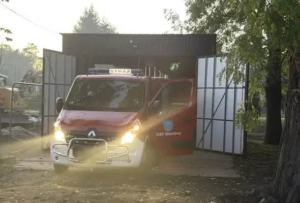 Sygnały świetlno-dźwiękowe w całym kraju – hołd dla strażaków z Niska