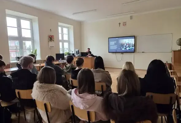 Uczniowie Budowlanki w Jarosławiu zgłębiali prawo i profilaktykę uzależnień