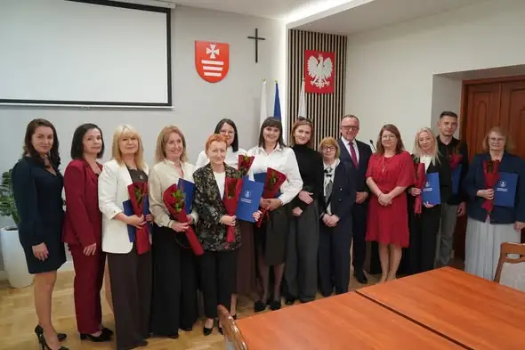 Pruchnik: Nagrody Burmistrza dla nauczycieli i dyrektorów z okazji Dnia Edukacji Narodowej