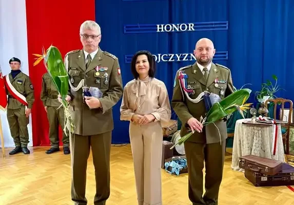 Certyfikaty OPW wręczone. Szkoła z Jarosławia podsumowała pierwszy cykl szkolenia wojskowego