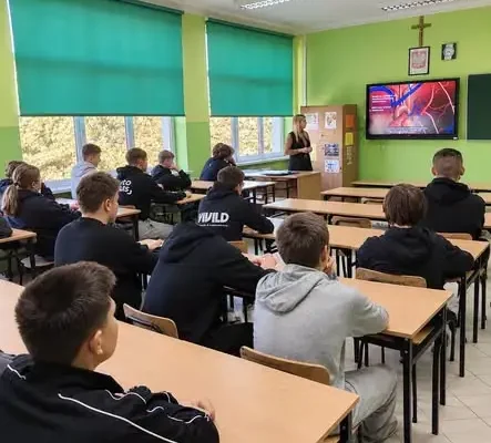 Uczniowie z Radymna połączyli czytanie z troską o serce