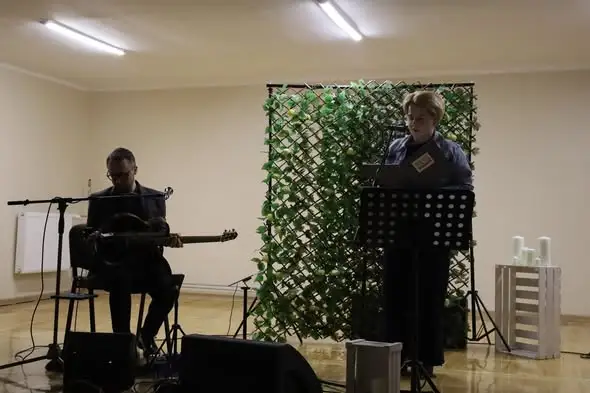 Koncert „Tam, gdzie mieszka piosenka” w Chłopicach – muzyczna podróż przez dekady
